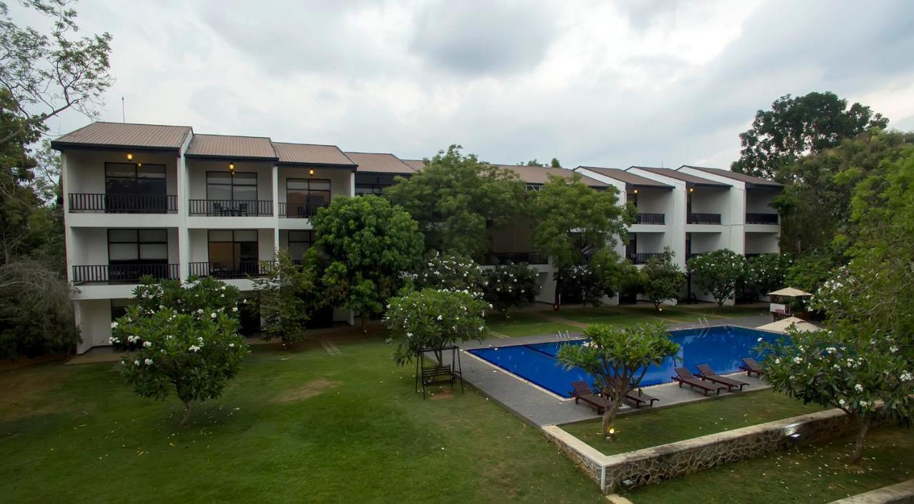 Grand Tamarind Lake Kataragama Εξωτερικό φωτογραφία